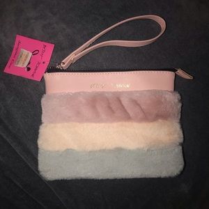 BETSEY JOHNSON SUNGLASSES CASE!!!